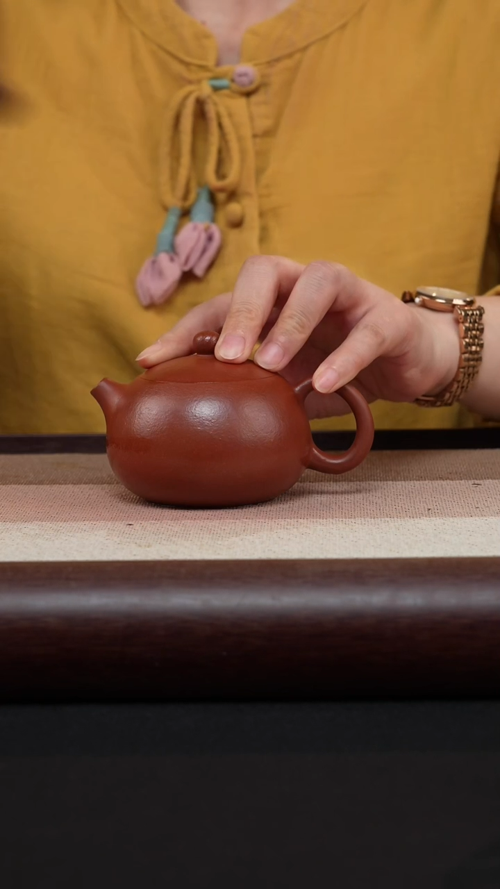 【闪购商品】紫砂茶壶朱泥-卡盖西施MH-1732
