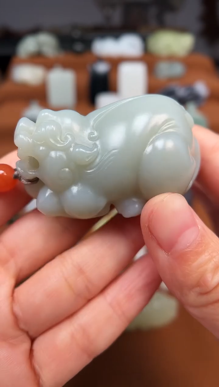 颈饰未镶嵌和田玉貔貅