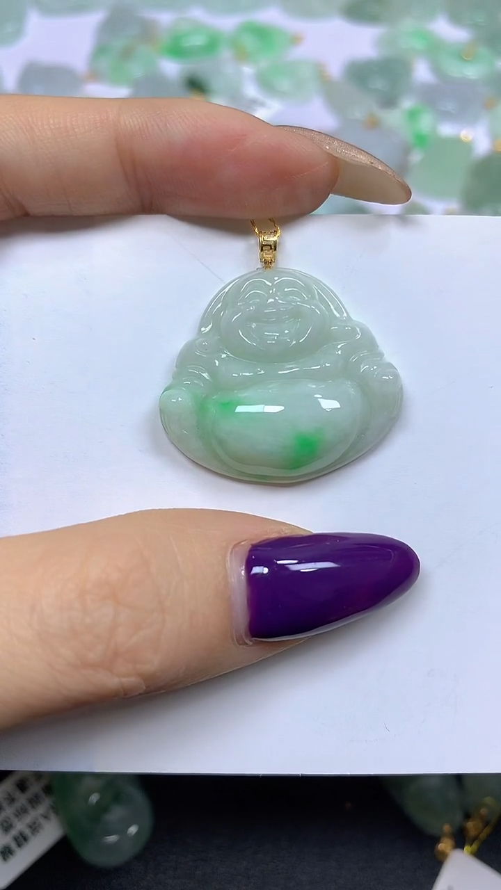 颈饰18K金镶嵌翡翠 