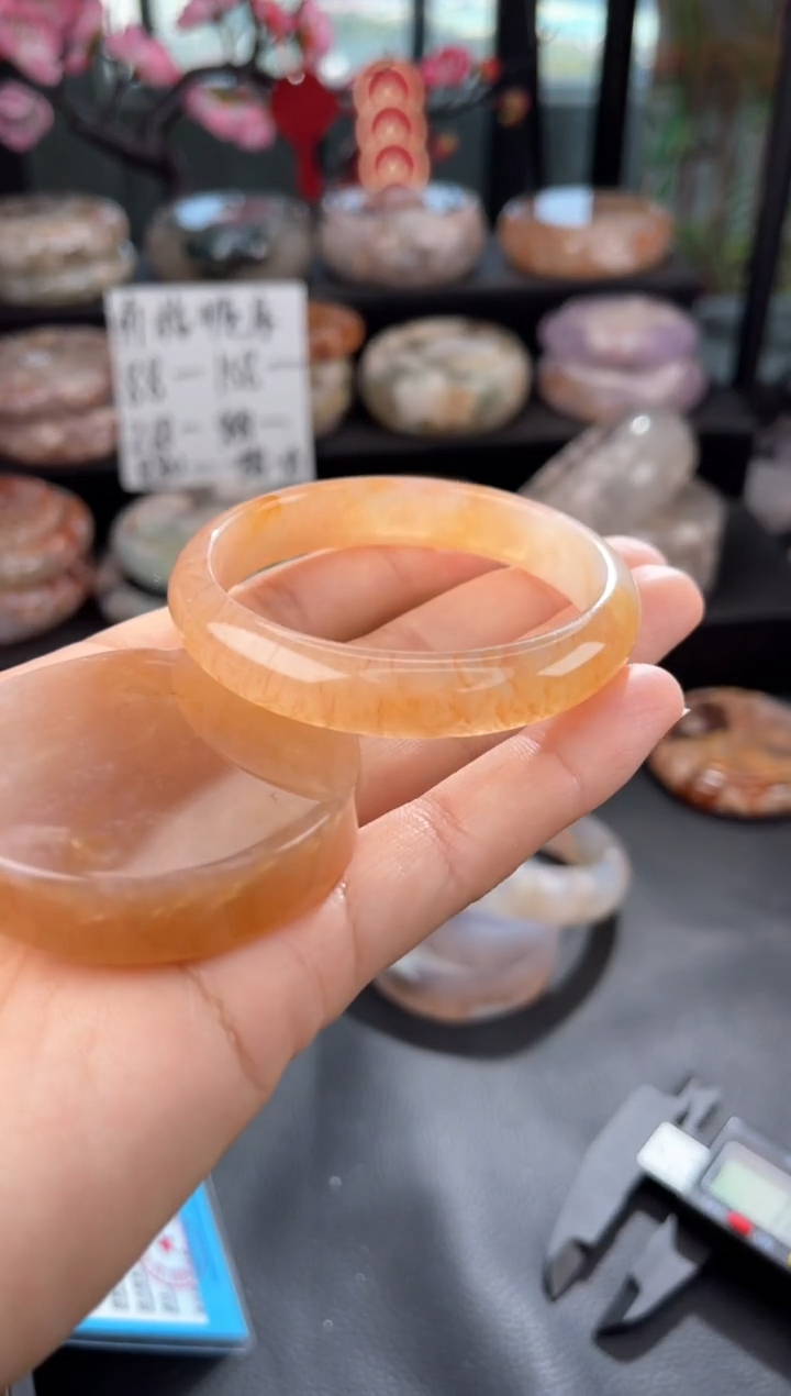 【闪购商品】石英质玉手镯未镶嵌51