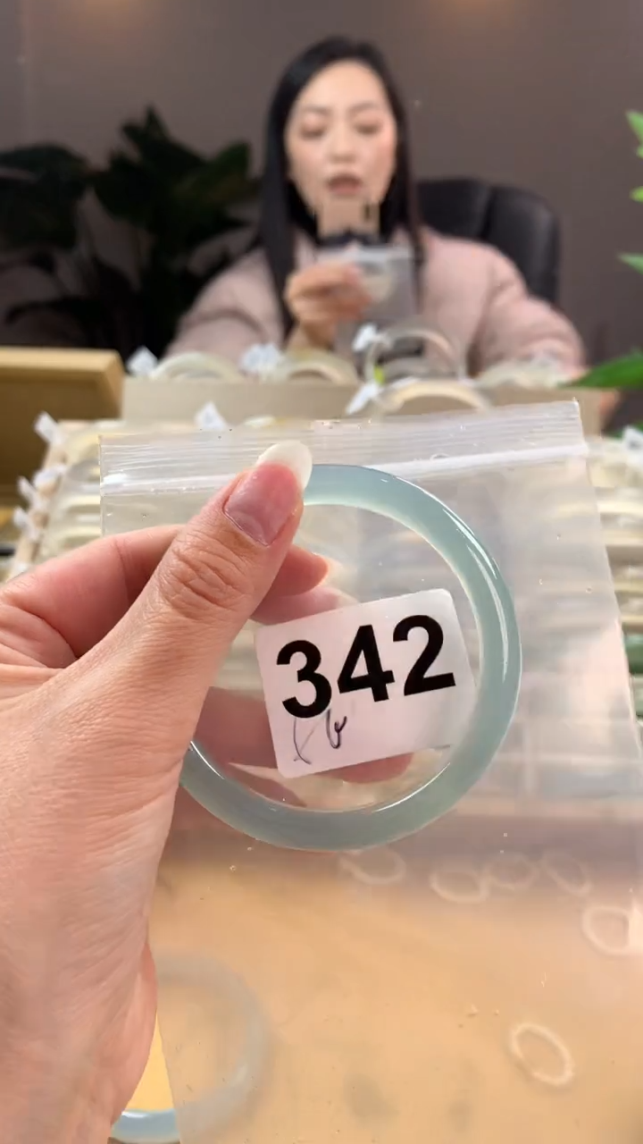 【闪购商品】玛瑙/玉髓手镯未镶嵌342