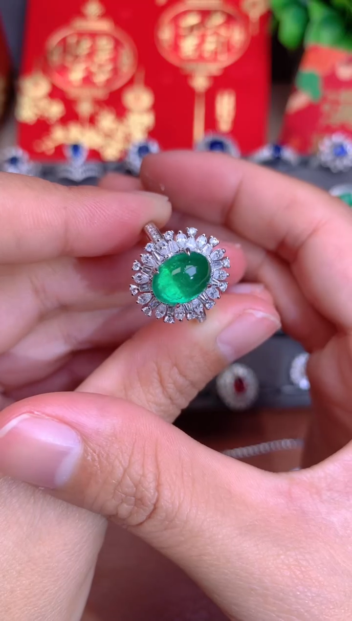 【闪购商品】祖母绿戒指18K金镶嵌2.62CT