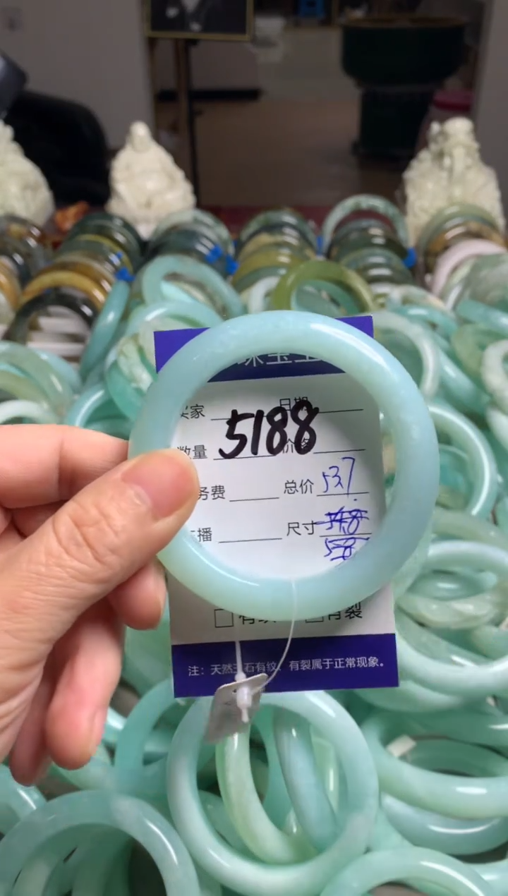 【闪购商品】蛇纹石玉手镯未镶嵌5188