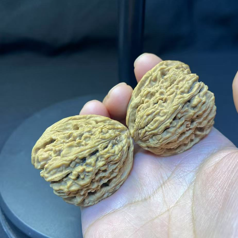 涿鹿老树南疆石文玩核桃