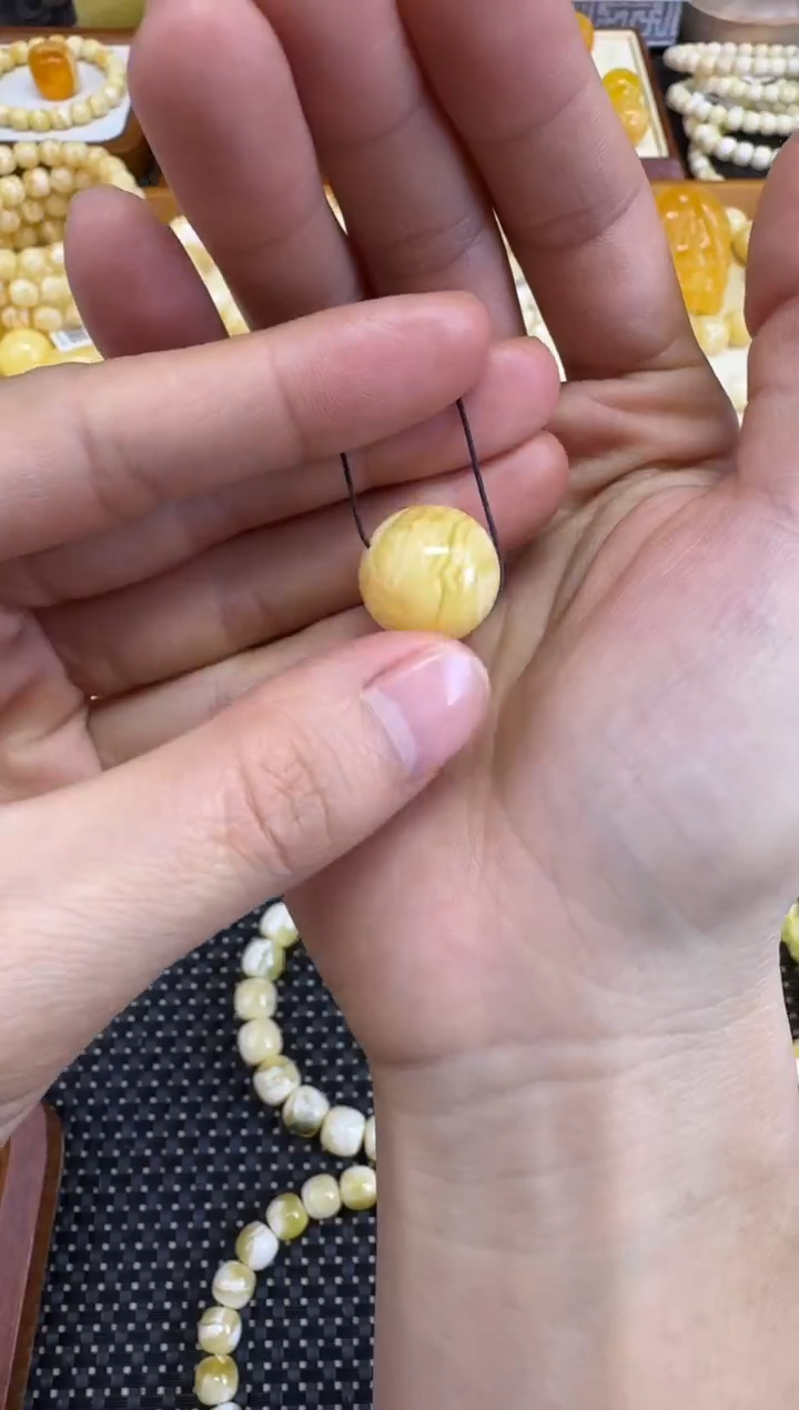 裸石琥珀未镶嵌宝衡 御龙见白 虎虎单珠 15.7mm