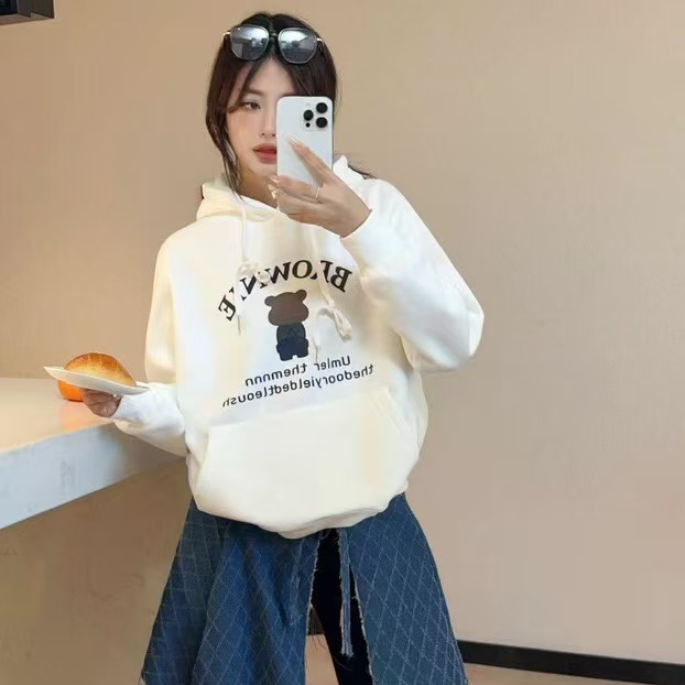 1217 印花背影熊连帽加绒卫衣