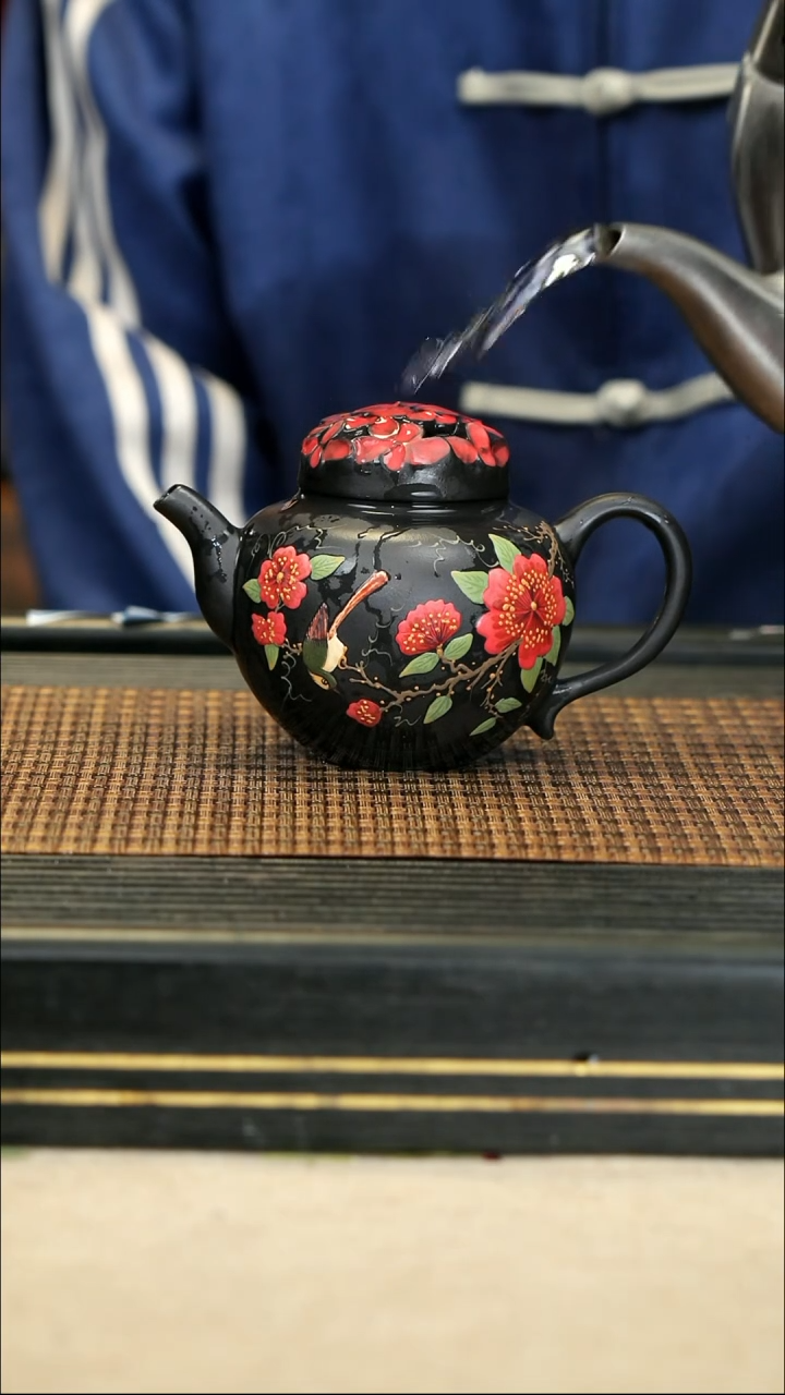 【闪购商品】紫砂茶壶69雕花绣球花 黑料