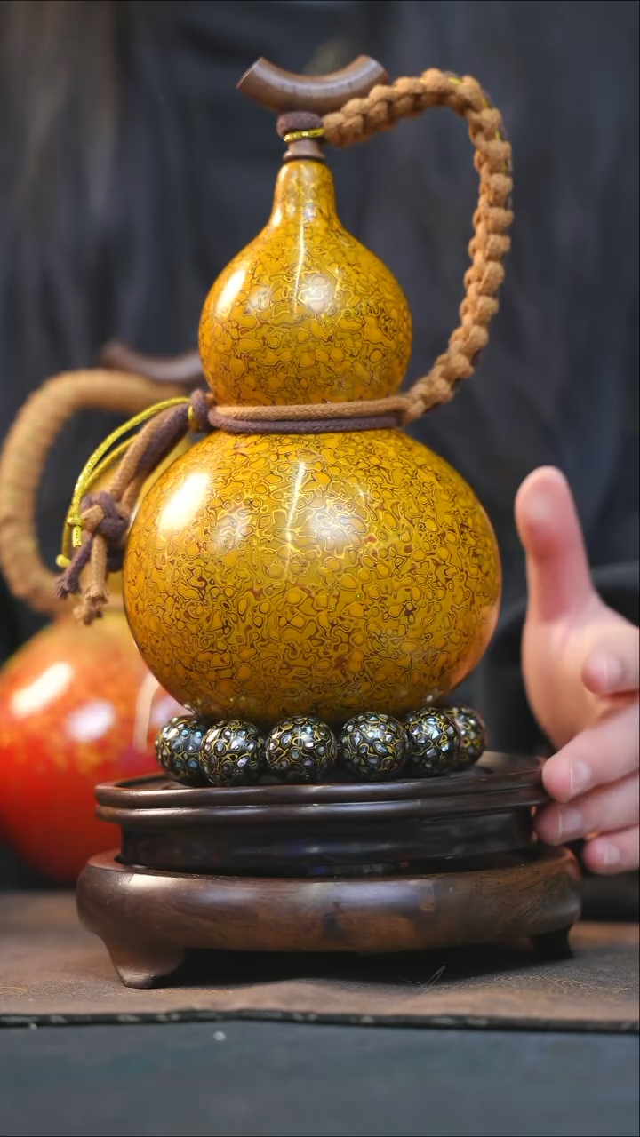 【闪购商品】YN207漆艺酒葫芦不包手串及旋转底座