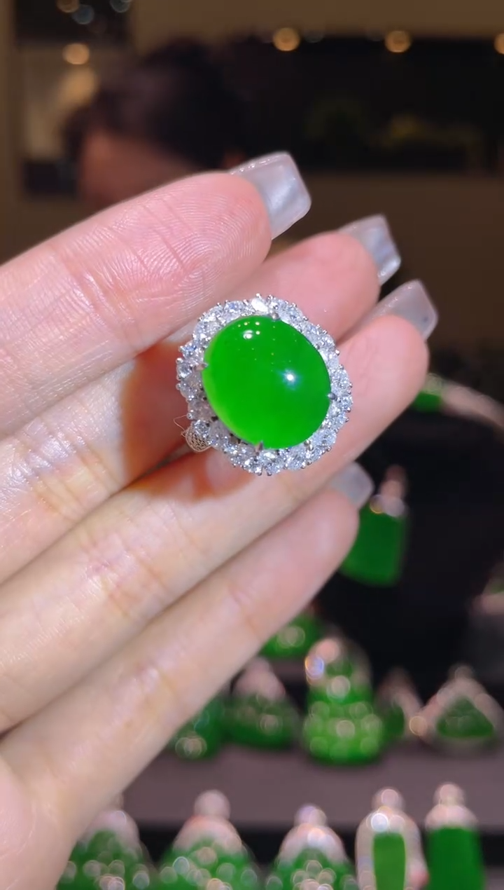 【闪购商品】翡翠吊坠(不含链)18K金镶嵌A36