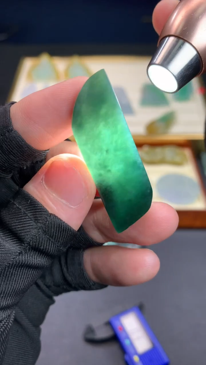 定制翡翠未镶嵌               