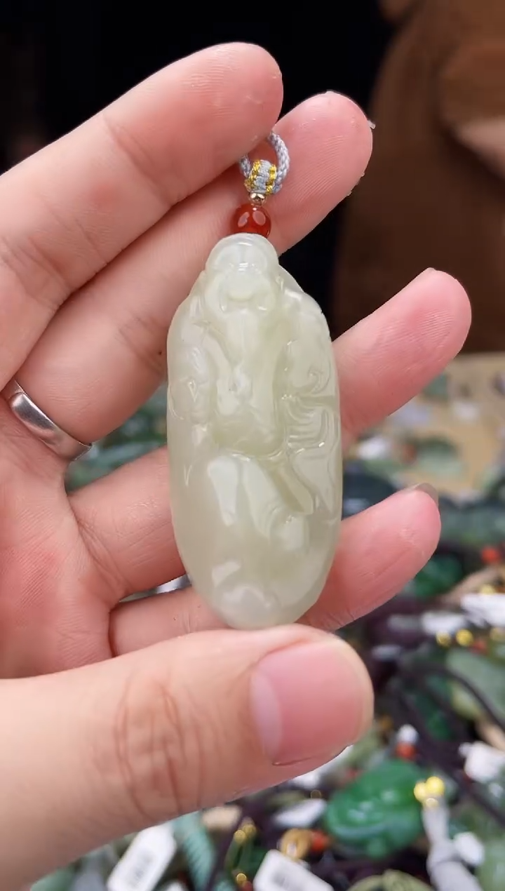 颈饰未镶嵌和田玉1