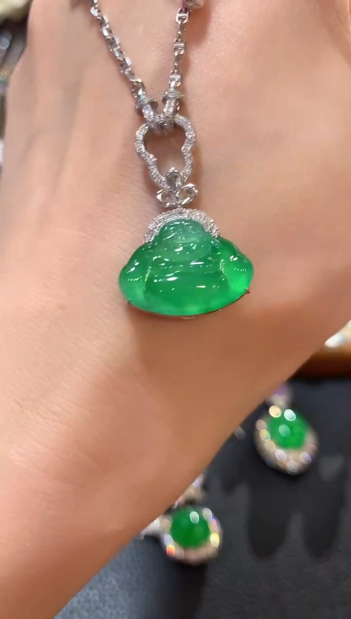 吊坠(不含链)18K金镶嵌翡翠n82    