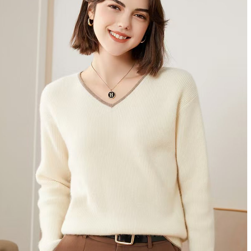 千慕纯【100%纯山羊绒】康赛妮元宝针V领撞色羊绒衫22A52053