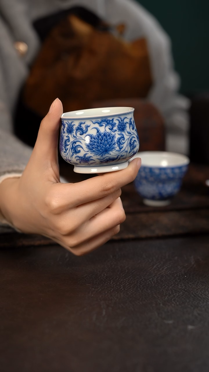 【闪购商品】杯聚澜堂缠枝菊憨憨杯