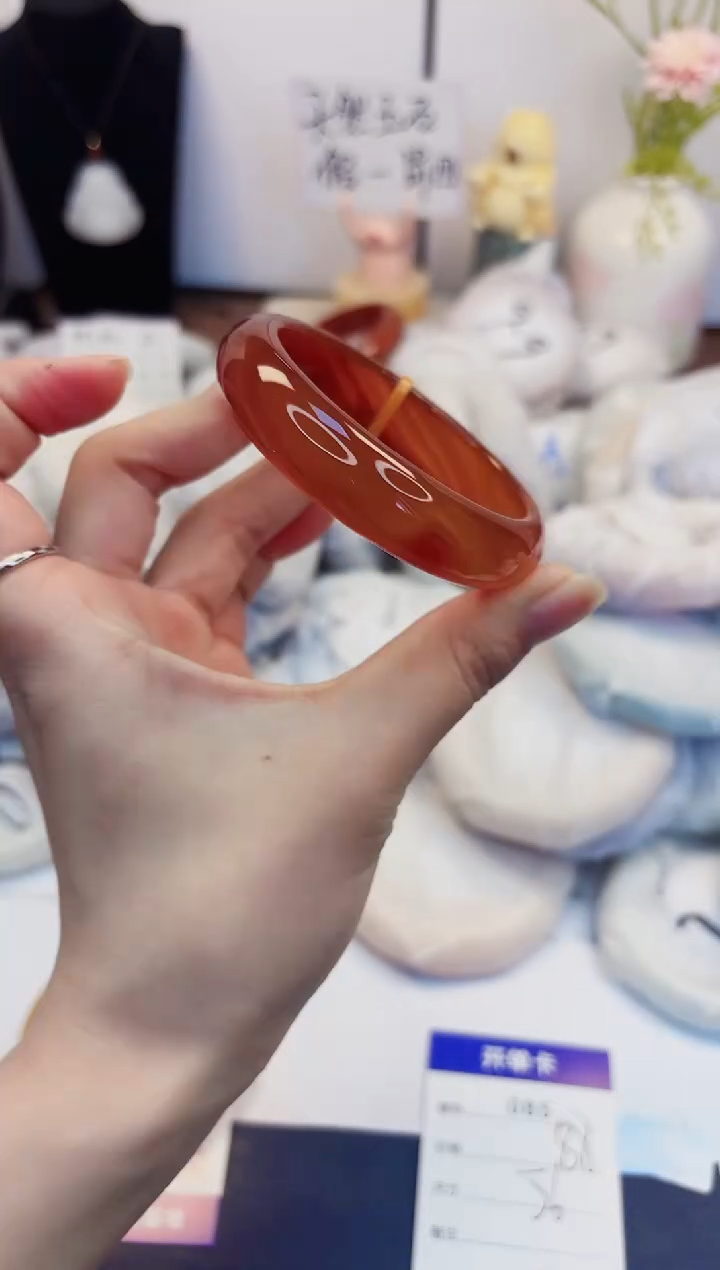 【闪购商品】石英质玉手镯未镶嵌85-玛瑙-圈口56