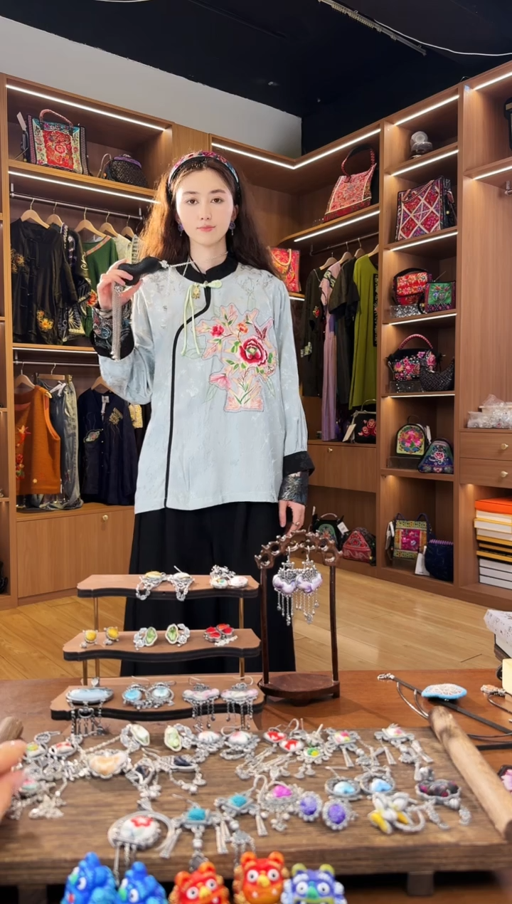 【闪购商品】织绣L613黔东南苗族刺绣