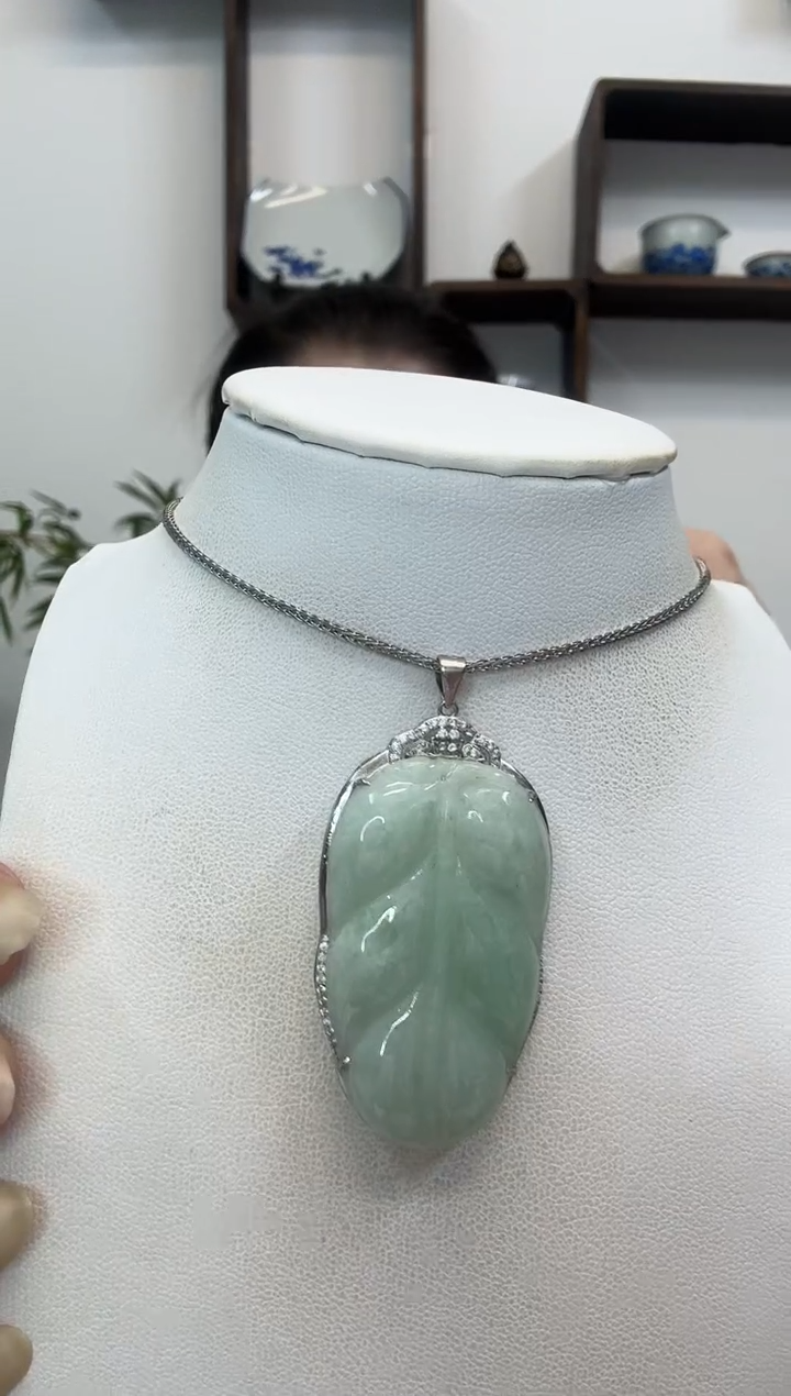 吊坠(赠链)银S925镶嵌翡翠叶子