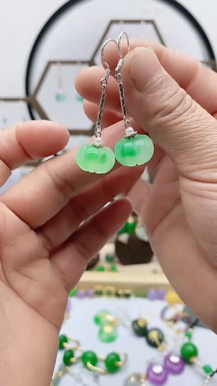 未镶嵌石英质玉（天山翠）耳饰695