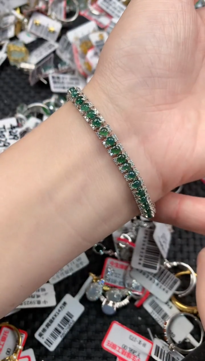 银S925镶嵌戒指翡翠18         7