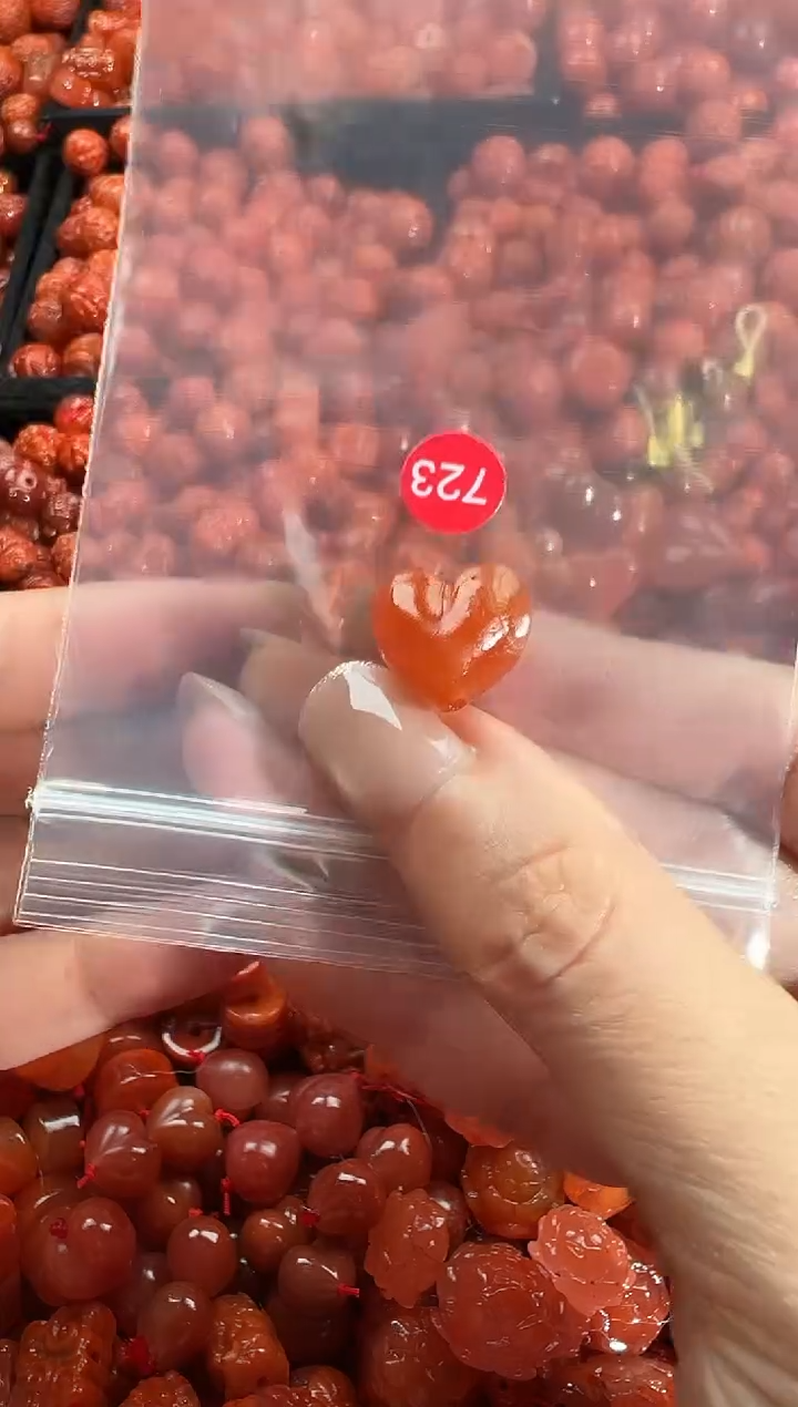 颈饰未镶嵌南红玛瑙1