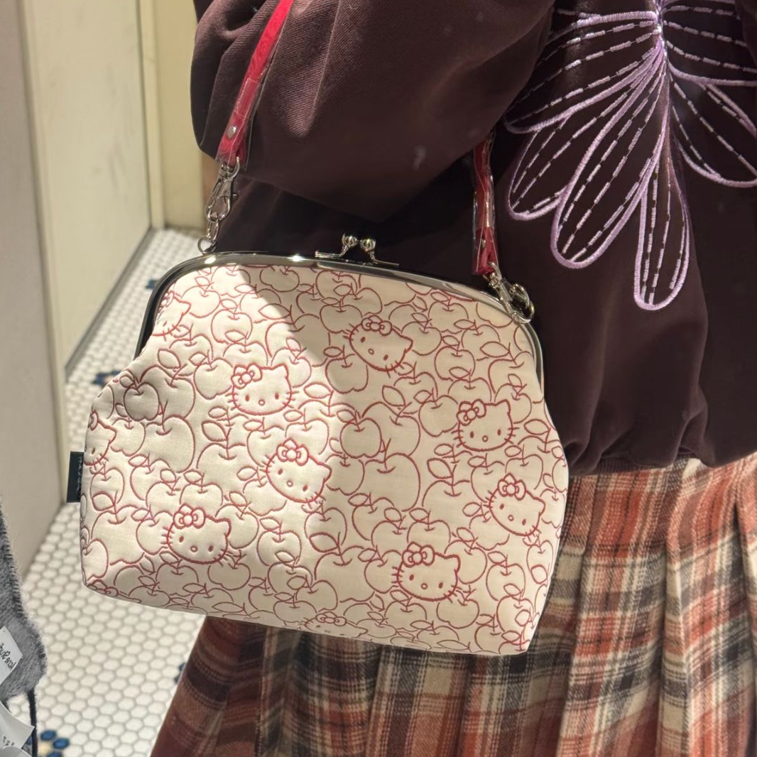 【京都限定】Hello Kitty 日本制 大号贝壳包 红色