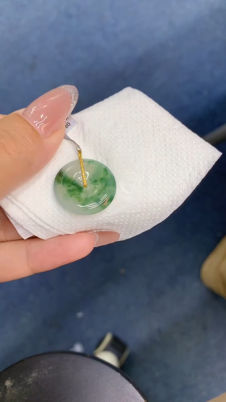 颈饰18K金镶嵌翡翠1