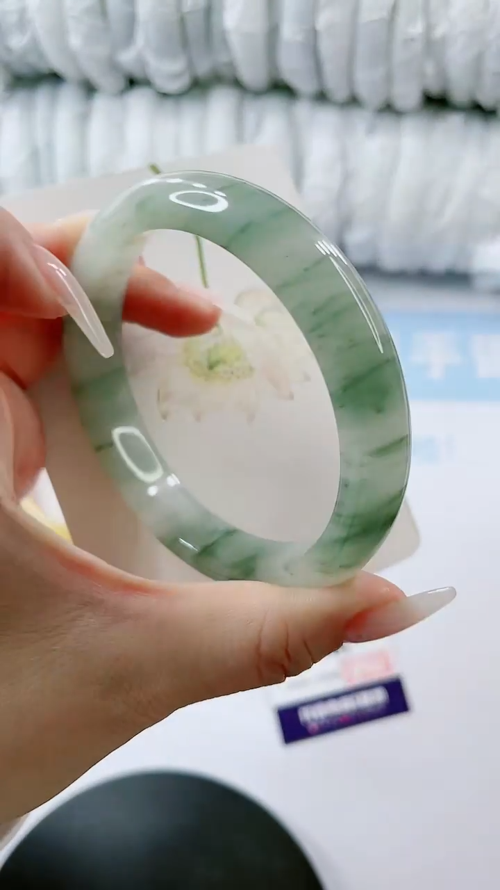 【闪购商品】石英质玉手镯未镶嵌多样性发货V461-64