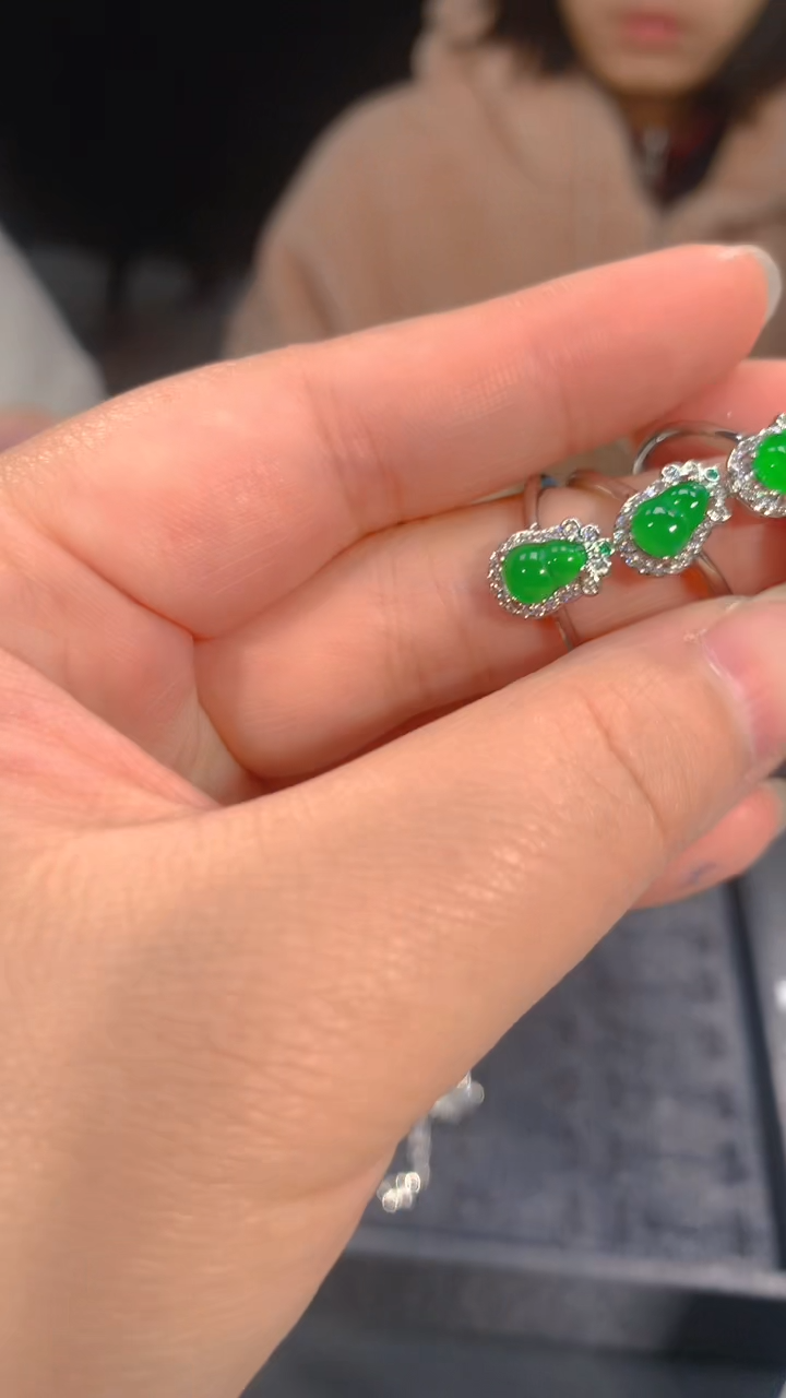 【闪购商品】定制翡翠未镶嵌37定制翡翠，多样性发货（发其一）