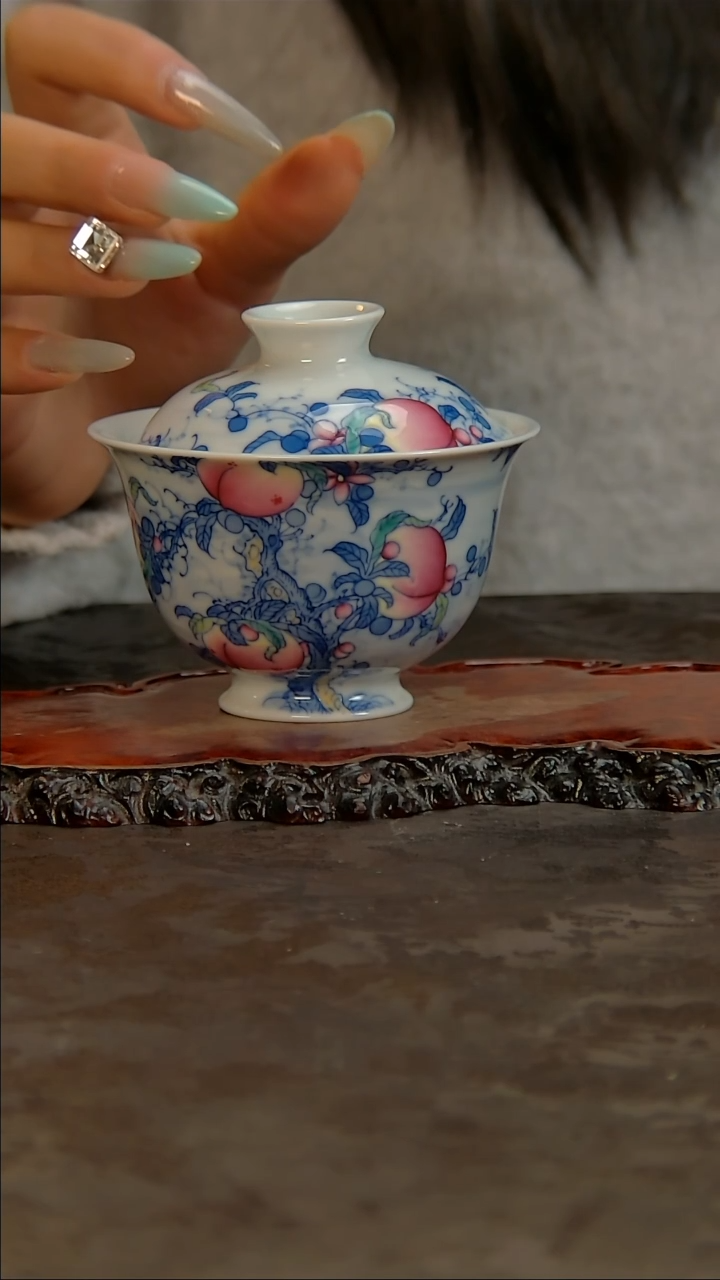 【闪购商品】青花手绘桃子盖碗
