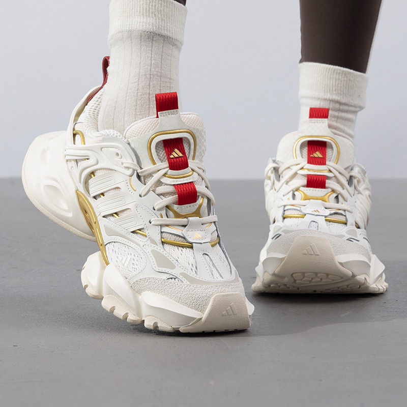 【达人专属】阿迪达斯跑步鞋男女鞋2025新年款时尚休闲跑鞋JQ2973