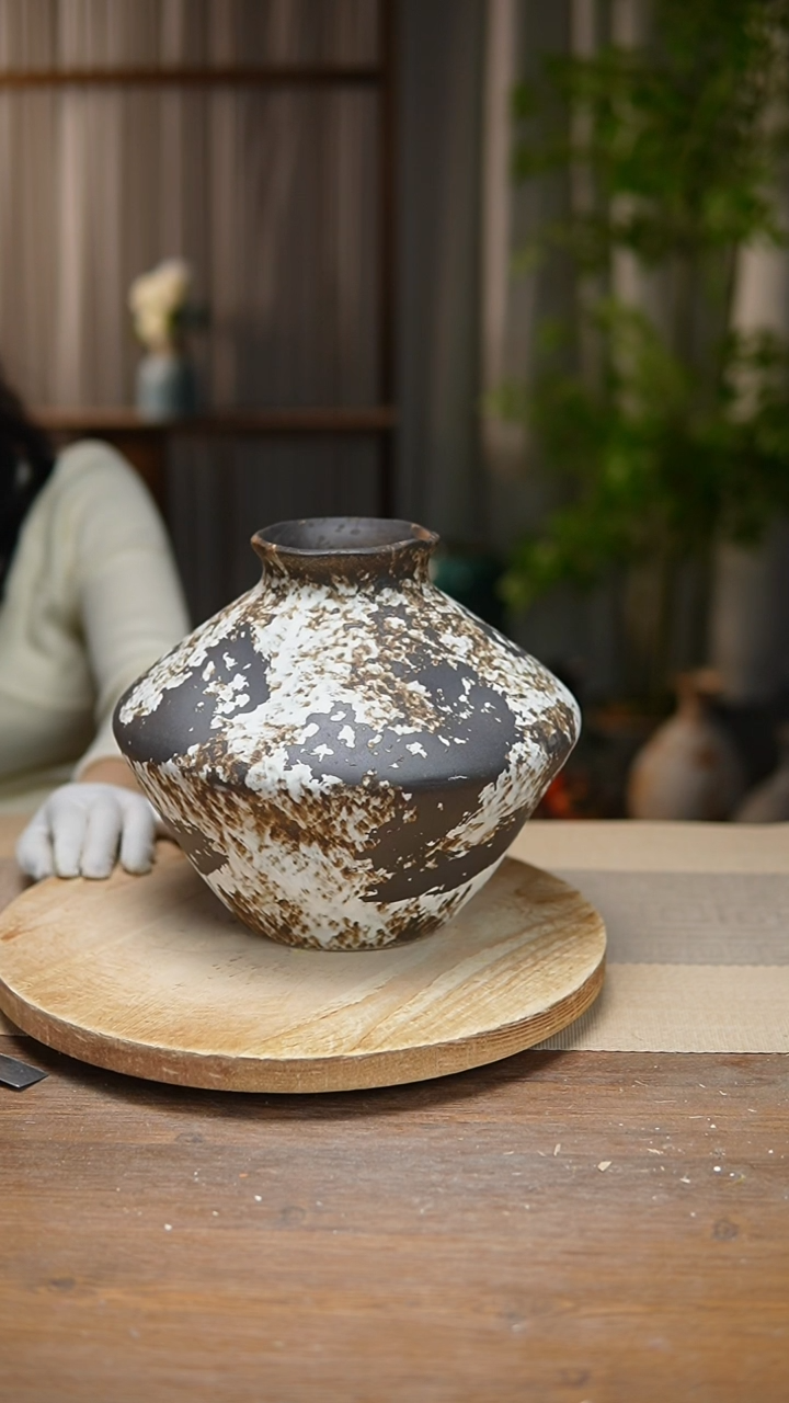 【闪购商品】陶瓷   花器诧寂黑飞碟 