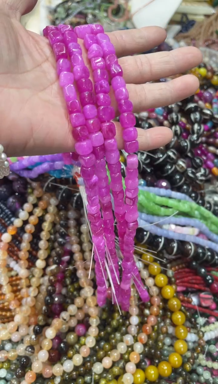 未镶嵌玛瑙/玉髓珠宝半成品一条