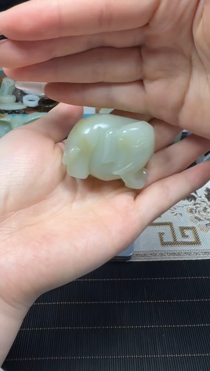 和田玉未镶嵌颈饰1