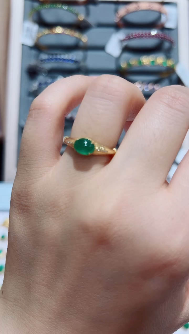 【闪购商品】戒指18K金镶嵌祖母绿·