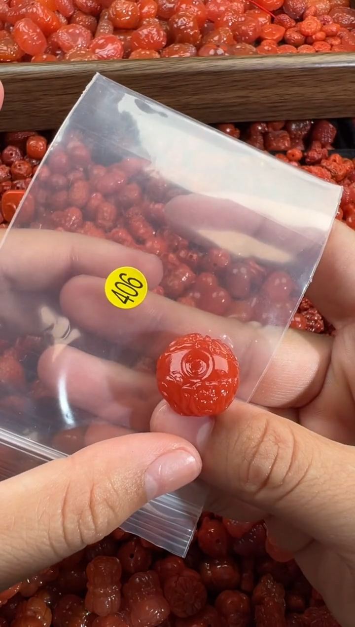 南红玛瑙未镶嵌颈饰1