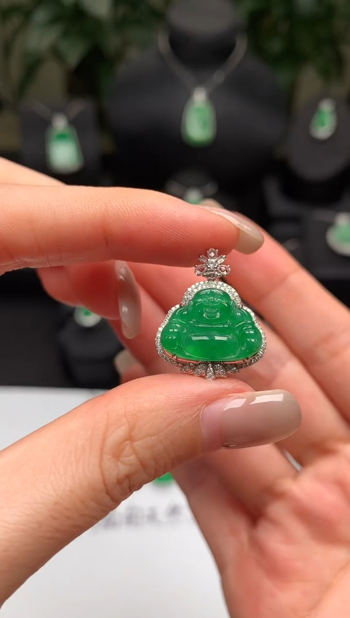 翡翠18K金镶嵌颈饰佛公