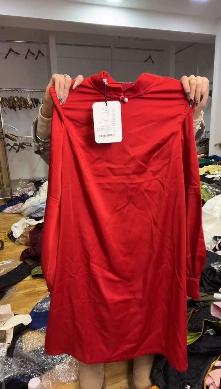 连衣裙       L码        105-115斤（没有腰带）