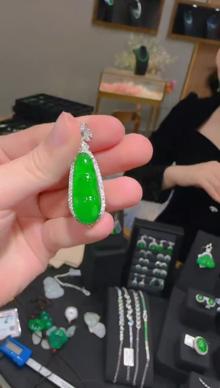 【闪购商品】翡翠吊坠(不含链)银S925镶嵌天然翡翠A货多样性发一件