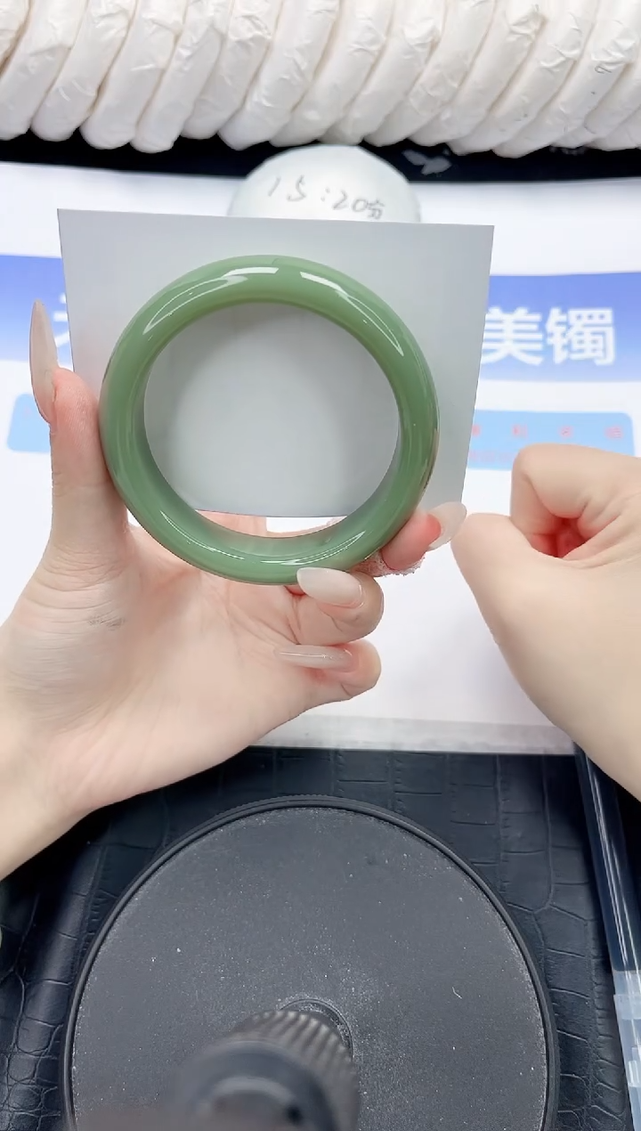 未镶嵌手镯石英质玉09-56