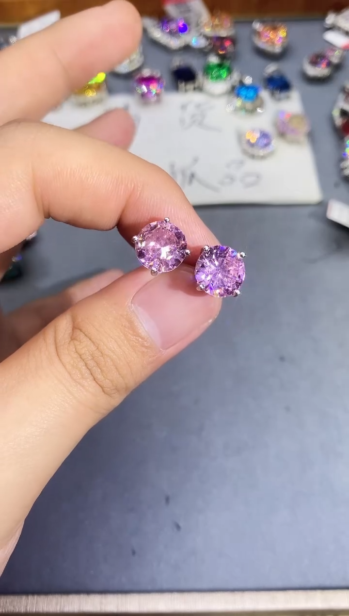 未镶嵌实验室培育钻石耳饰1