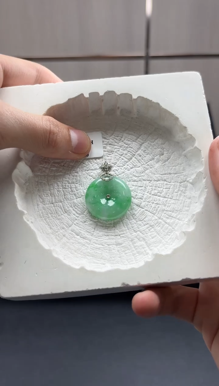 【闪购商品】翡翠颈饰18K金镶嵌YM911-1 平安扣