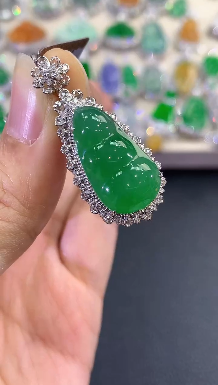 【闪购商品】翡翠吊坠(不含链)18K金镶嵌C217      