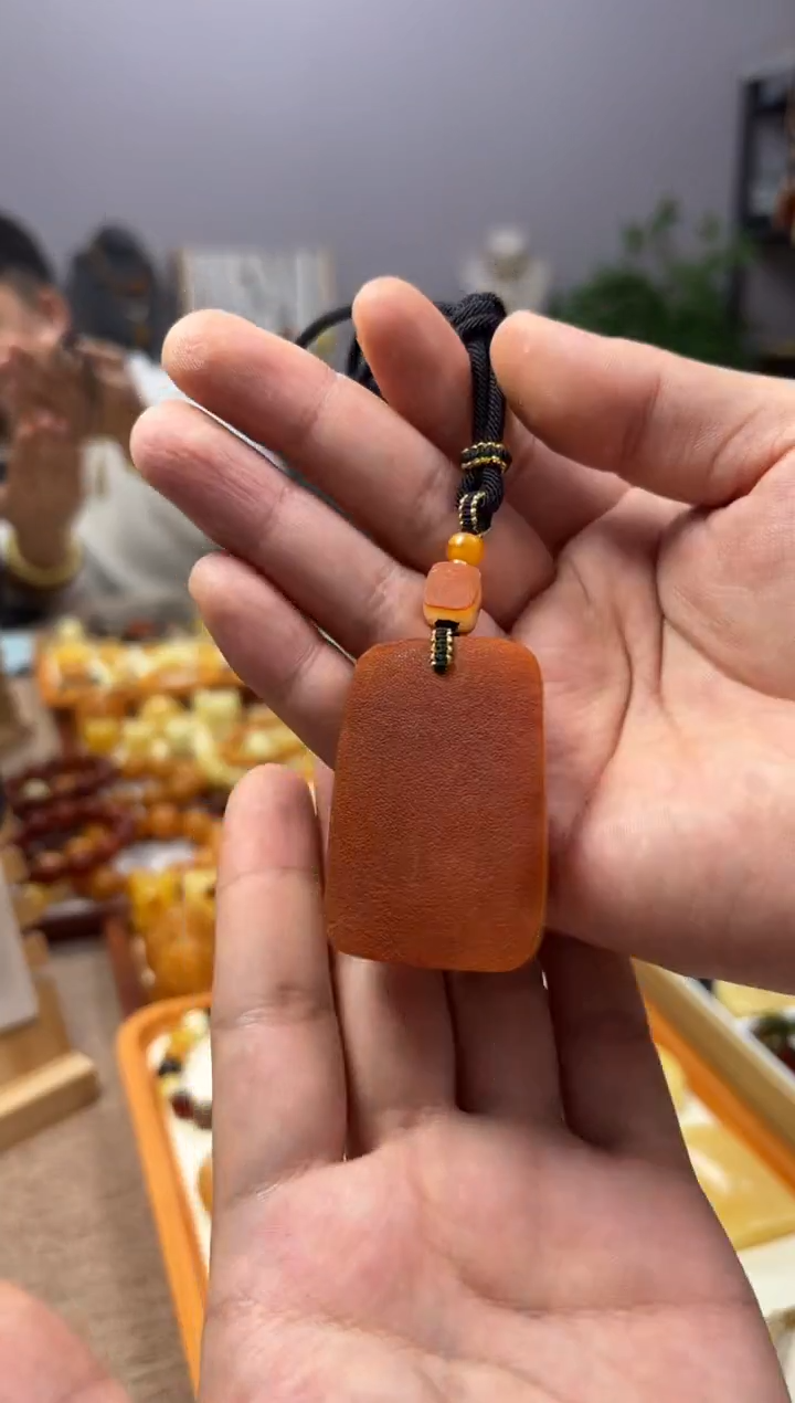 【闪购商品】蜜蜡裸石未镶嵌牌子