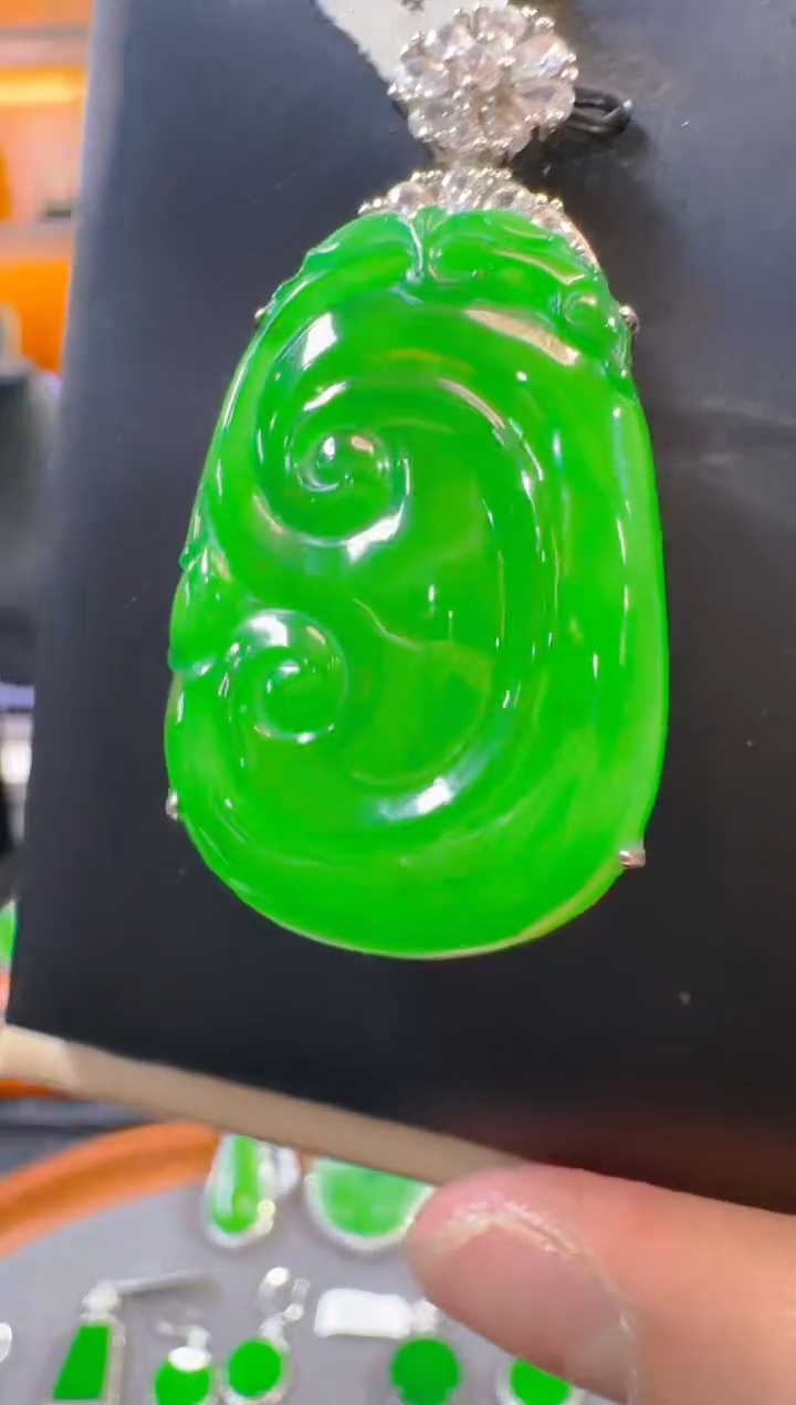 吊坠(赠链)银S925镶嵌翡翠天然A货翡翠