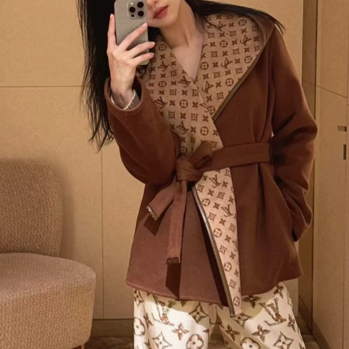 99新 LouisVuitton/路易威登 驼色满印中长款大衣 32 17255192