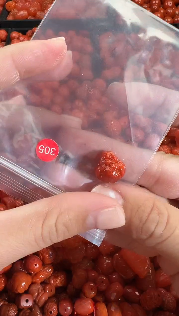 颈饰未镶嵌南红玛瑙1