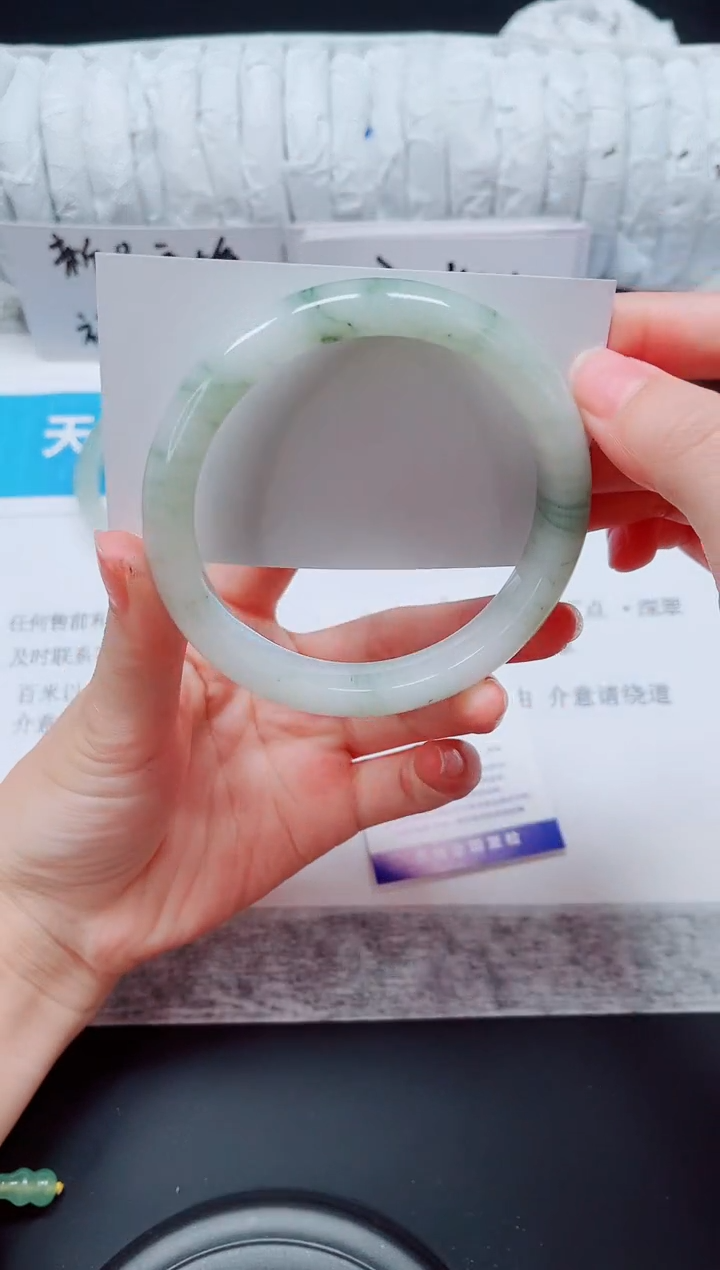 石英质玉手镯未镶嵌303-64