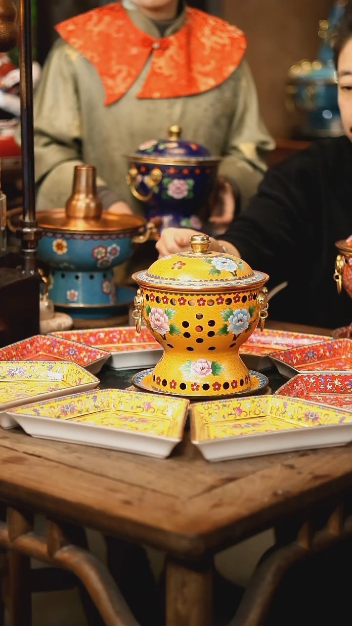 【闪购商品】新荣记黄底牡丹火锅