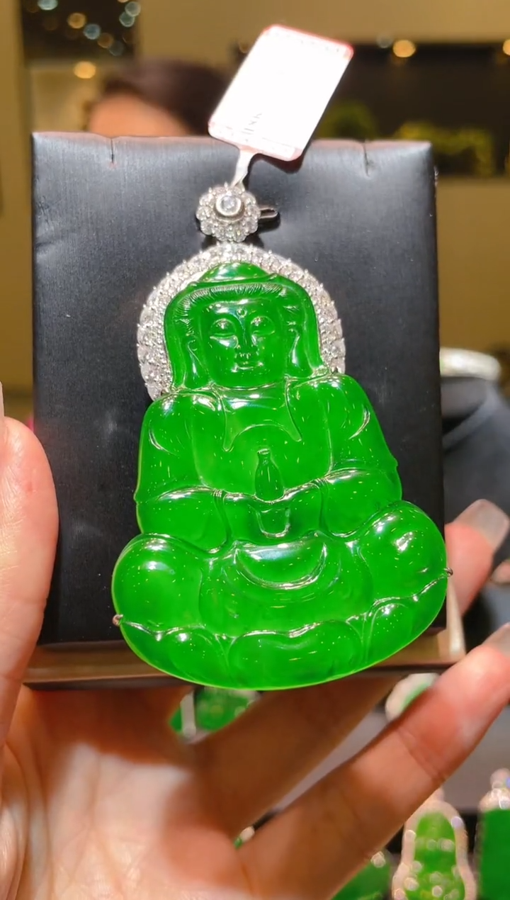 【闪购商品】翡翠吊坠(赠链)18K金镶嵌A79