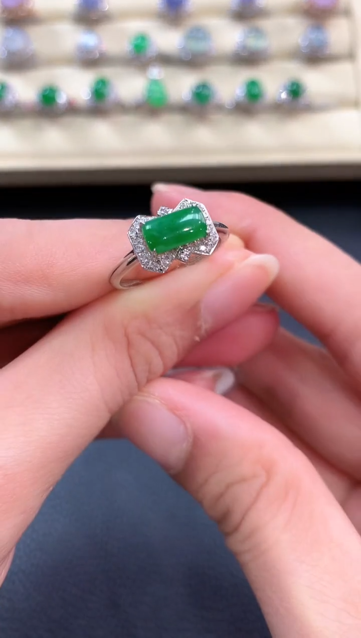 【闪购商品】翡翠戒指18K金镶嵌b20       